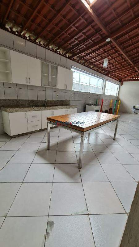 Casa à venda com 4 quartos, 360m² - Foto 16