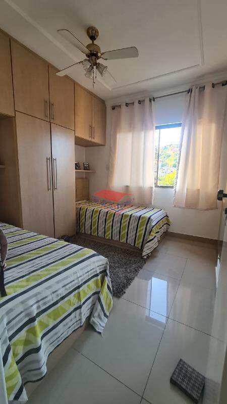 Apartamento à venda com 4 quartos, 147m² - Foto 2