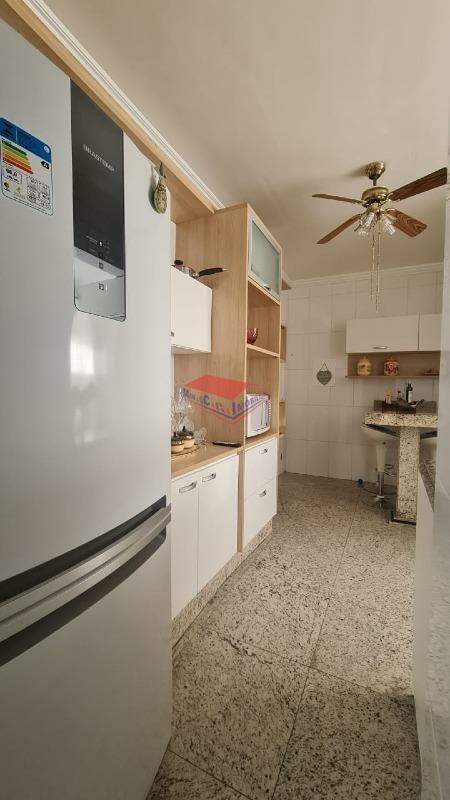 Apartamento à venda com 4 quartos, 147m² - Foto 4