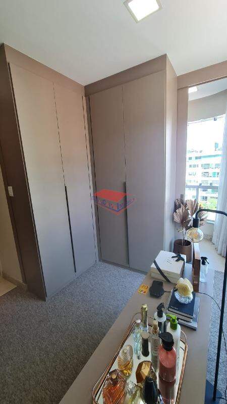 Apartamento à venda com 3 quartos, 215m² - Foto 11