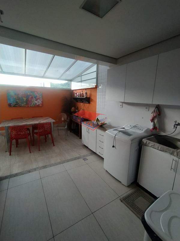 Apartamento à venda com 3 quartos, 246m² - Foto 2