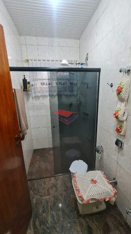 Casa à venda com 3 quartos, 200m² - Foto 17