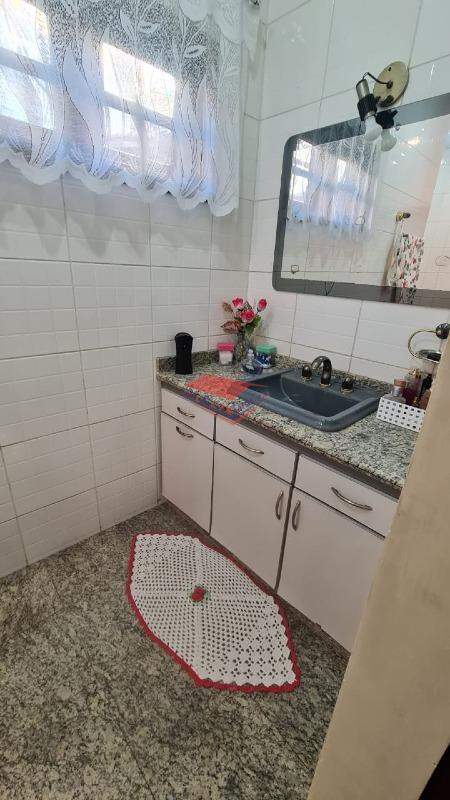 Casa à venda com 3 quartos, 200m² - Foto 16