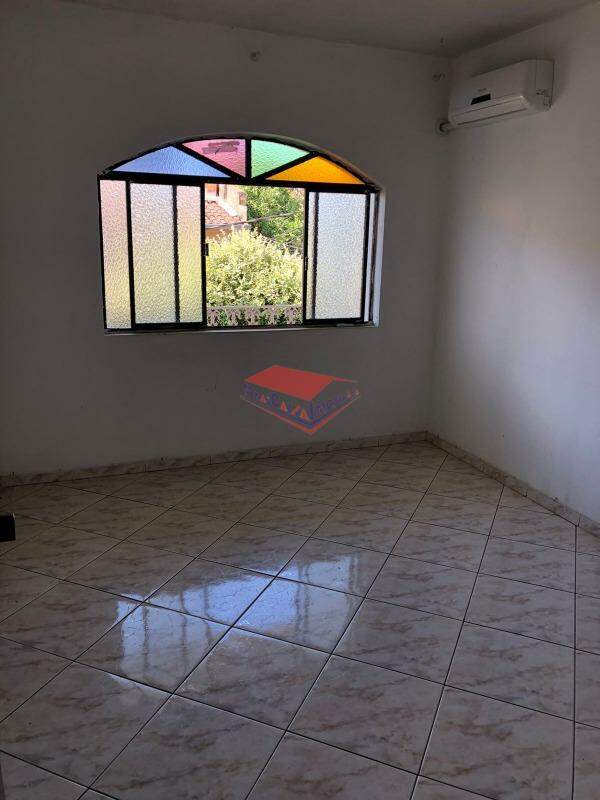 Casa à venda com 4 quartos, 260m² - Foto 17