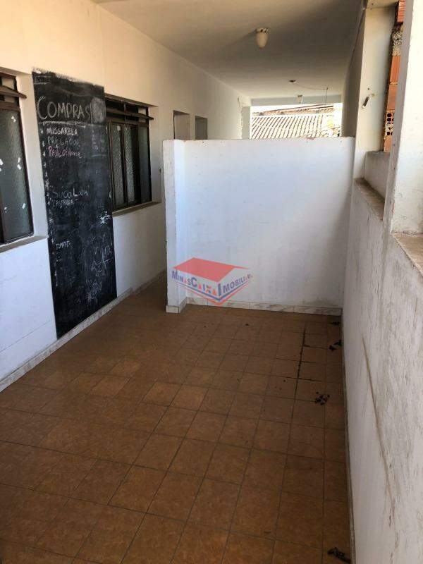 Casa à venda com 4 quartos, 260m² - Foto 23