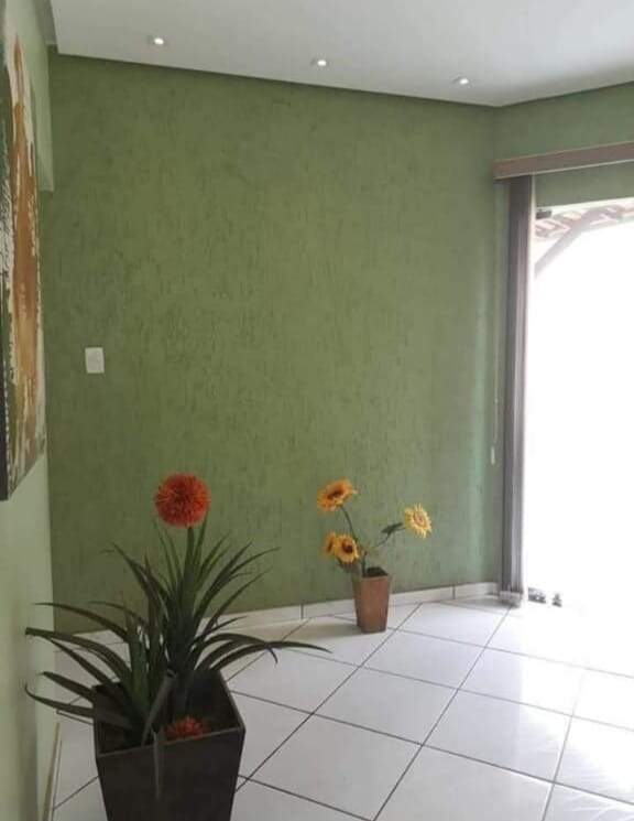 Casa à venda com 3 quartos, 194m² - Foto 2