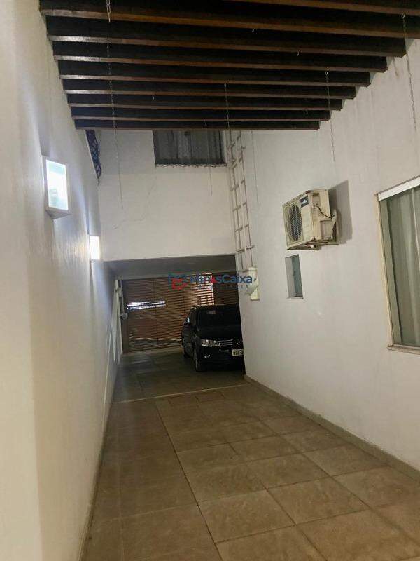 Casa à venda com 4 quartos, 367m² - Foto 2