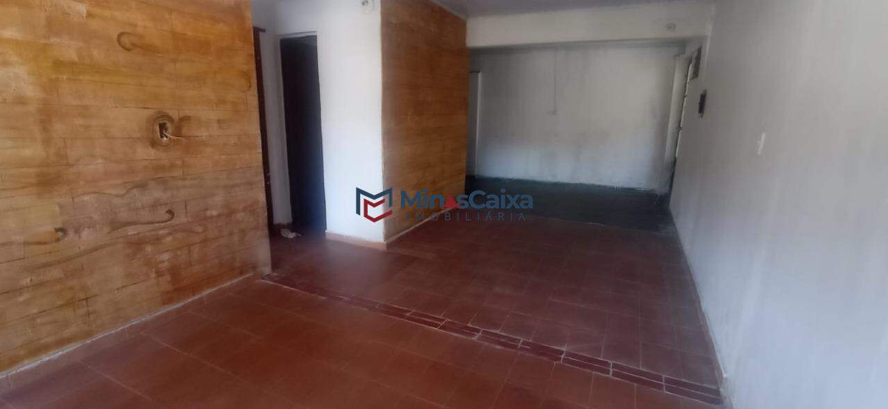 Casa à venda com 2 quartos, 100m² - Foto 4