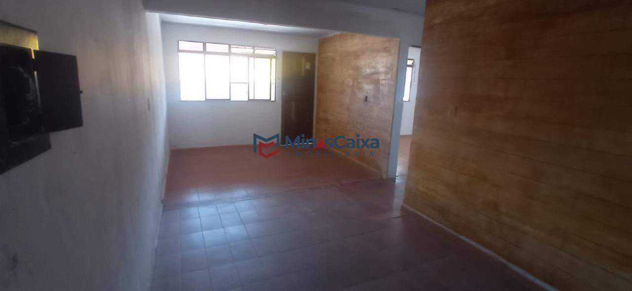 Casa à venda com 2 quartos, 100m² - Foto 3