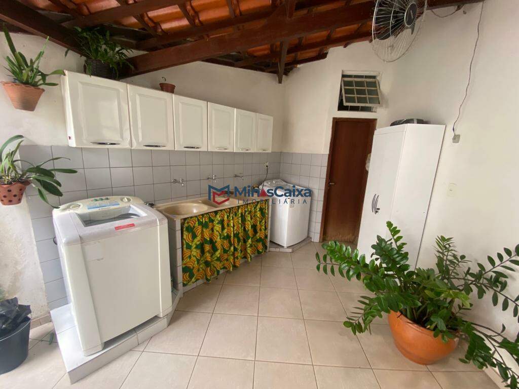 Casa à venda com 4 quartos, 175m² - Foto 3