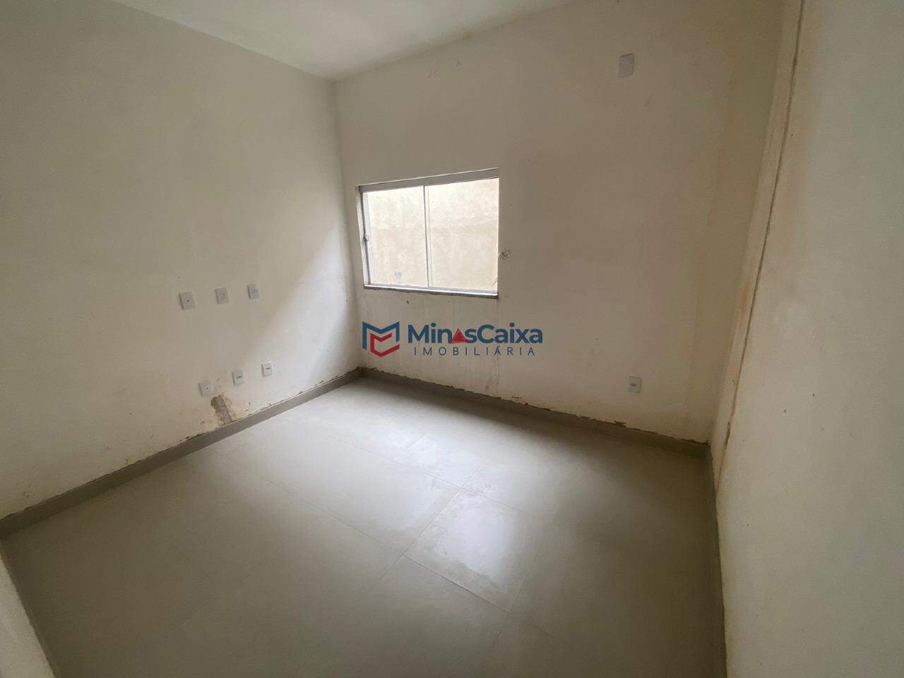 Casa à venda com 2 quartos, 176m² - Foto 4