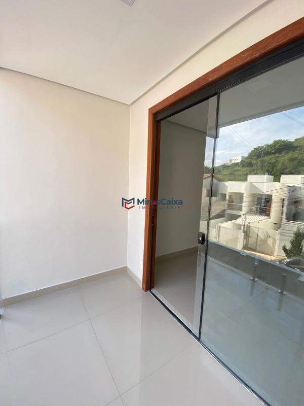 Casa à venda com 3 quartos, 200m² - Foto 17