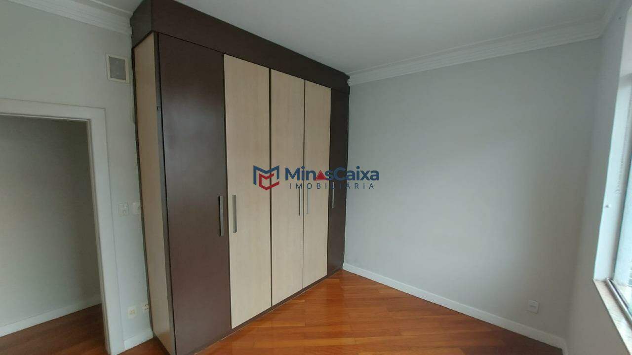 Casa à venda com 4 quartos, 350m² - Foto 25