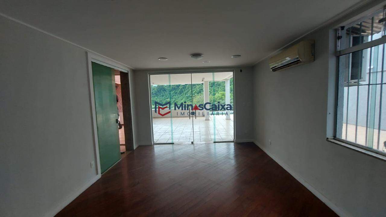 Casa à venda com 4 quartos, 350m² - Foto 24