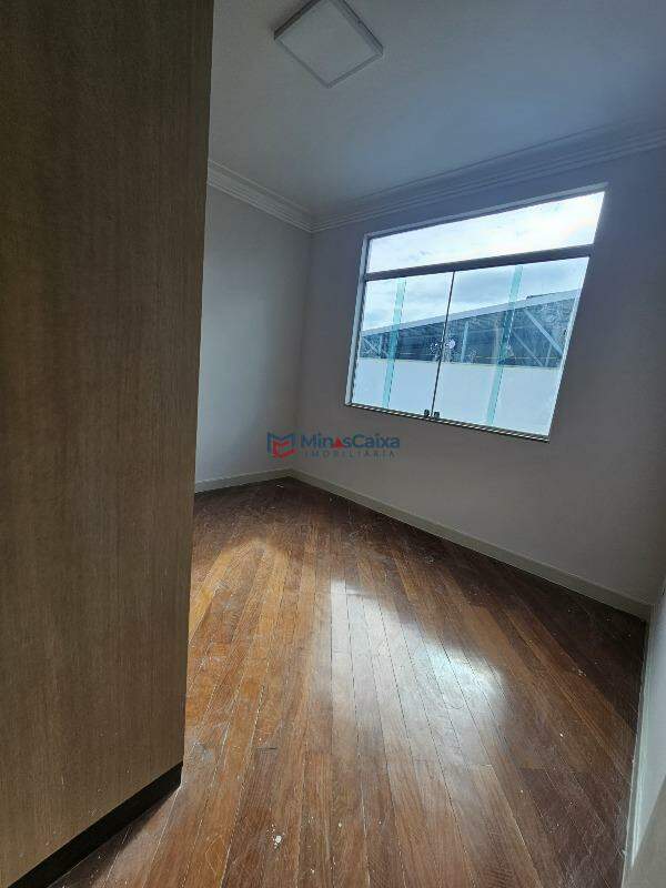 Casa à venda com 4 quartos, 350m² - Foto 19