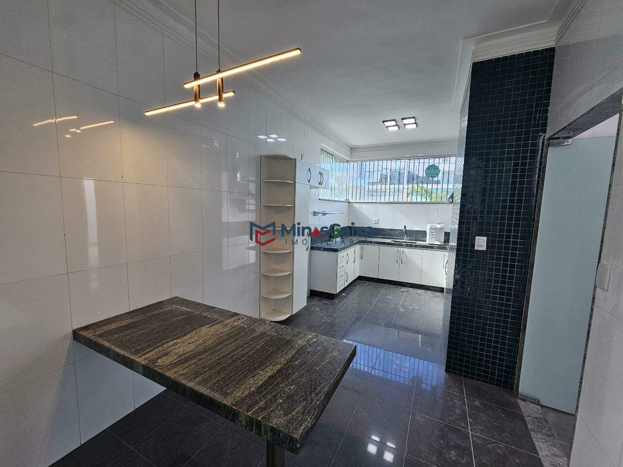 Casa à venda com 4 quartos, 350m² - Foto 16