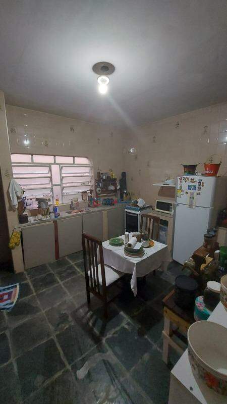 Casa à venda com 6 quartos, 350m² - Foto 13