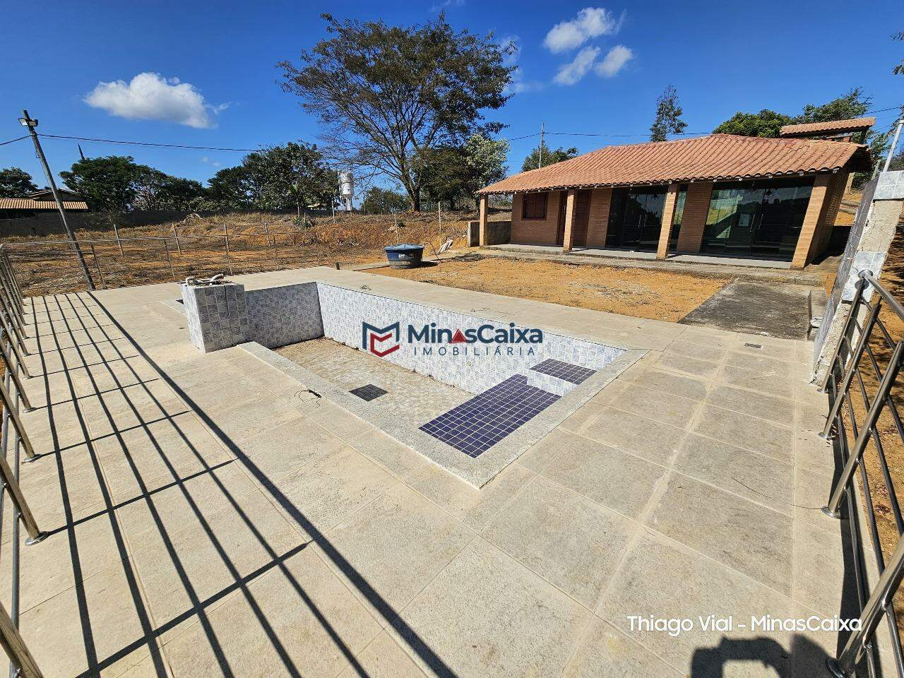 Chácara à venda com 1 quarto, 21000m² - Foto 1