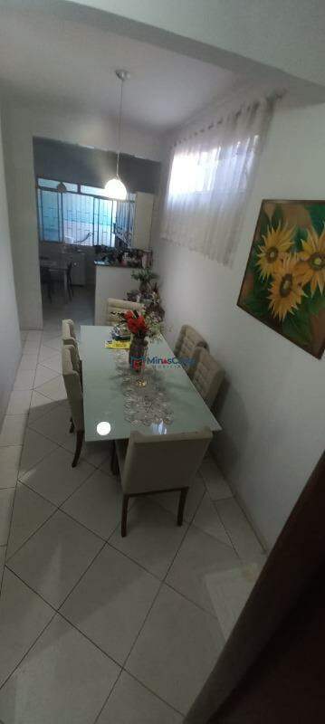 Casa à venda com 5 quartos, 250m² - Foto 13