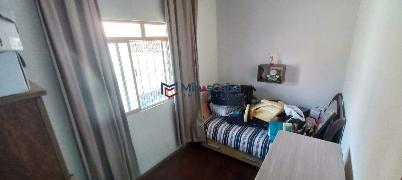 Casa à venda com 5 quartos, 250m² - Foto 10