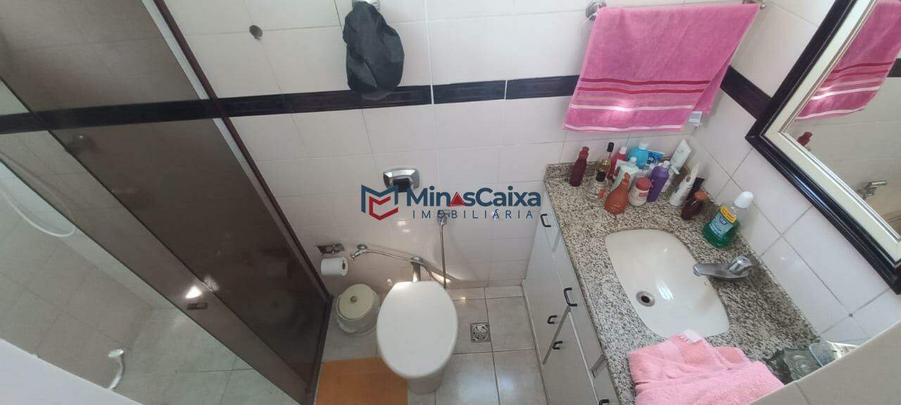 Casa à venda com 5 quartos, 250m² - Foto 15