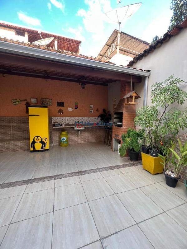 Casa à venda com 3 quartos, 200m² - Foto 23