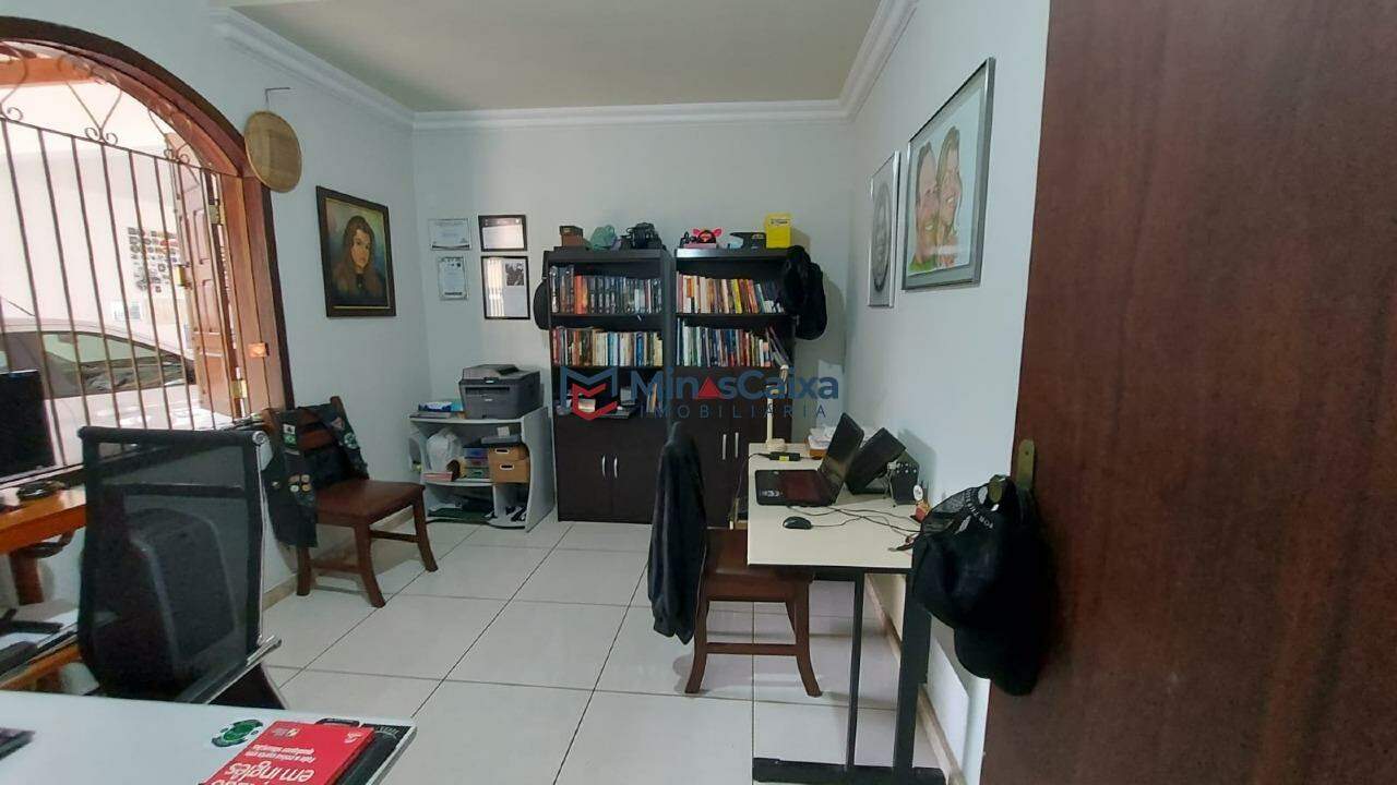 Casa à venda com 6 quartos, 400m² - Foto 6