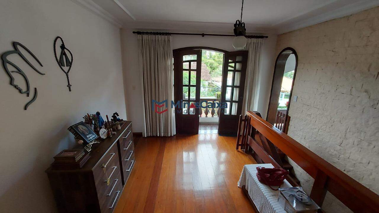 Casa à venda com 6 quartos, 400m² - Foto 9