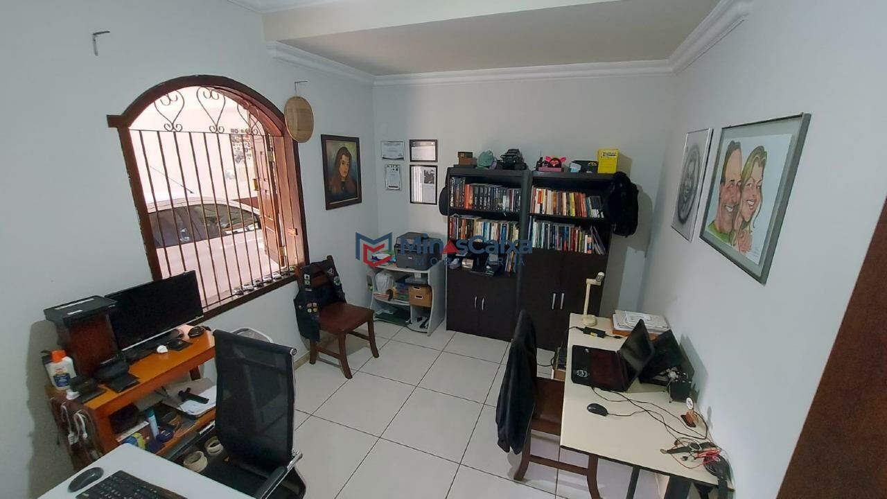 Casa à venda com 6 quartos, 400m² - Foto 5