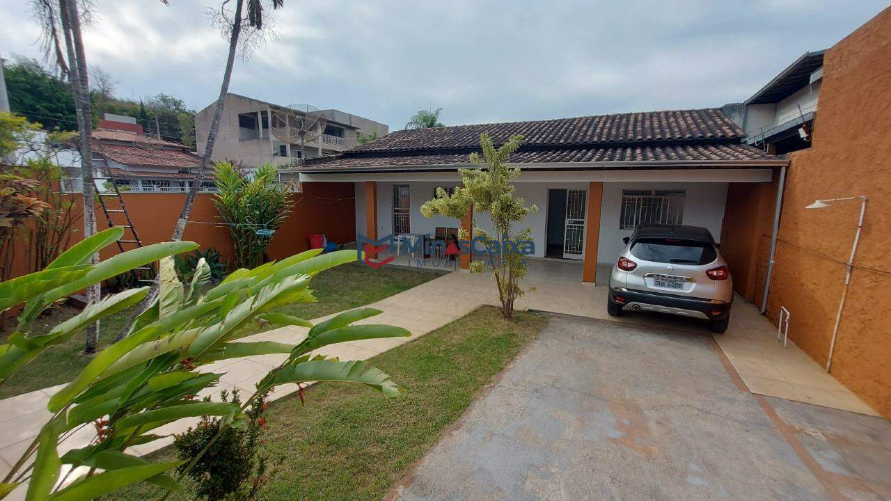 Casa à venda com 4 quartos, 200m² - Foto 2