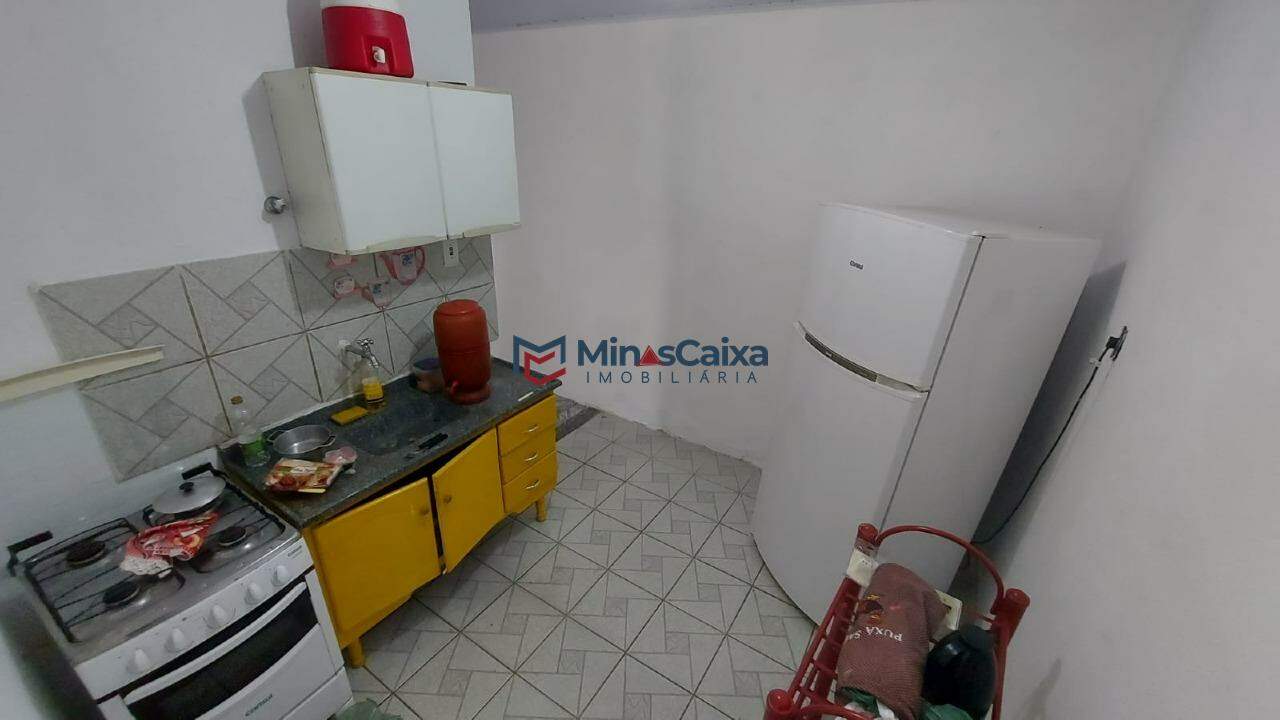 Casa à venda com 4 quartos, 200m² - Foto 17