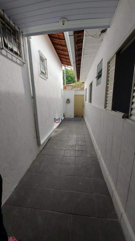 Casa à venda com 4 quartos, 200m² - Foto 14