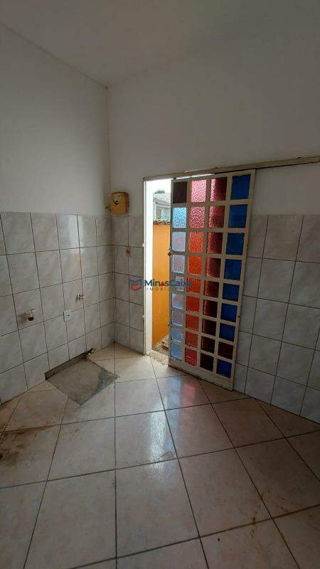 Casa à venda com 4 quartos, 200m² - Foto 10