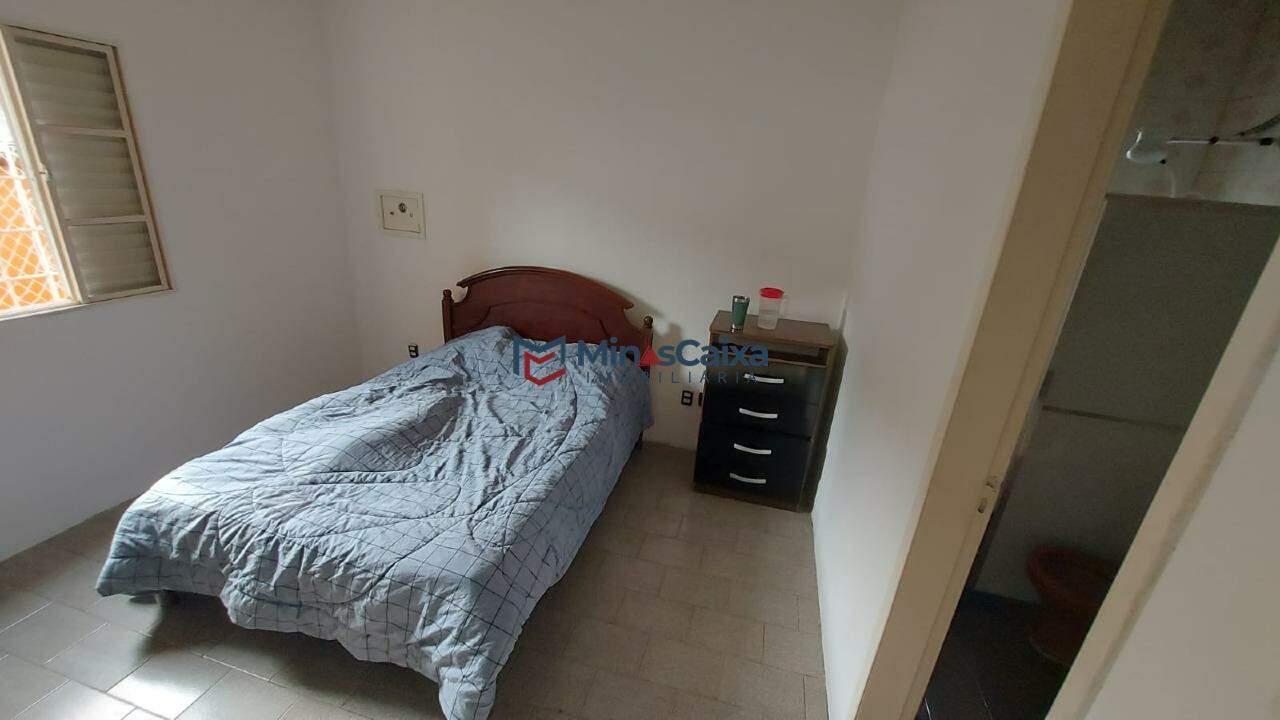 Casa à venda com 4 quartos, 200m² - Foto 7