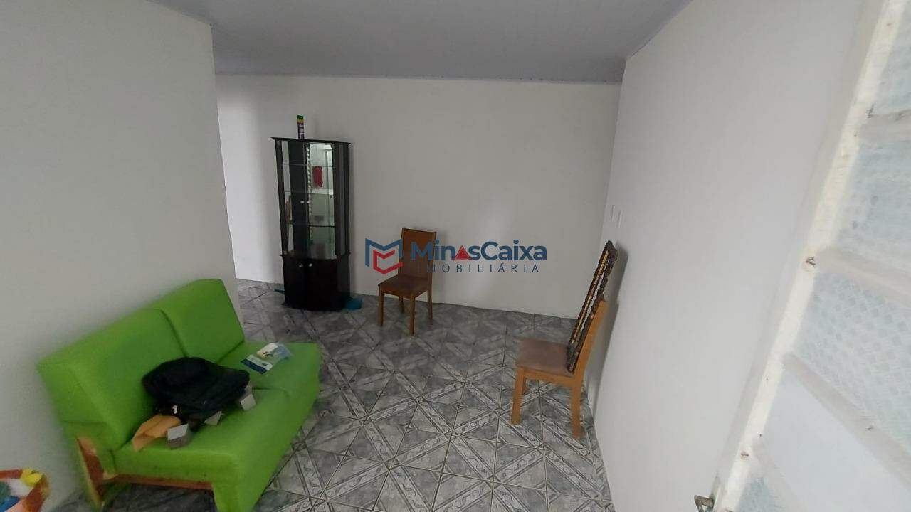 Casa à venda com 4 quartos, 200m² - Foto 3