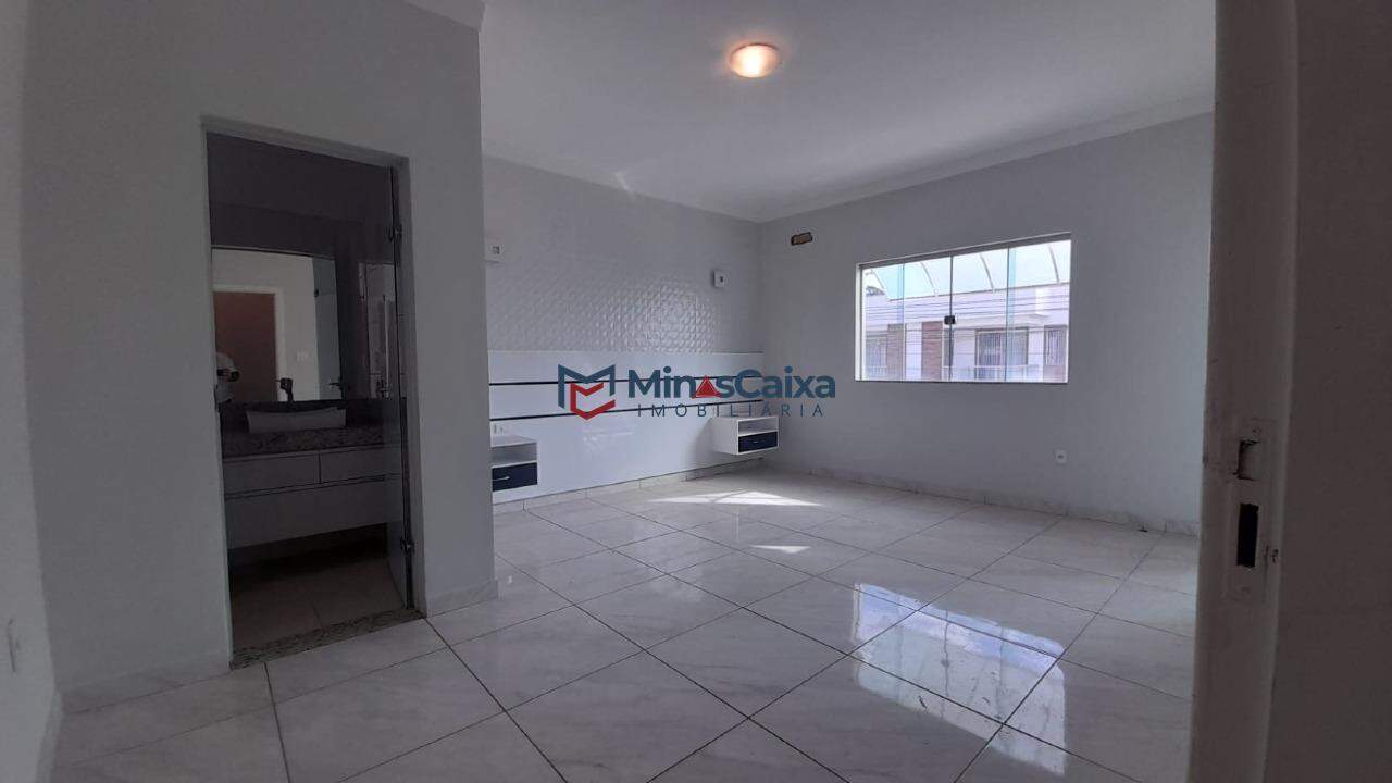 Casa à venda com 3 quartos, 143m² - Foto 5