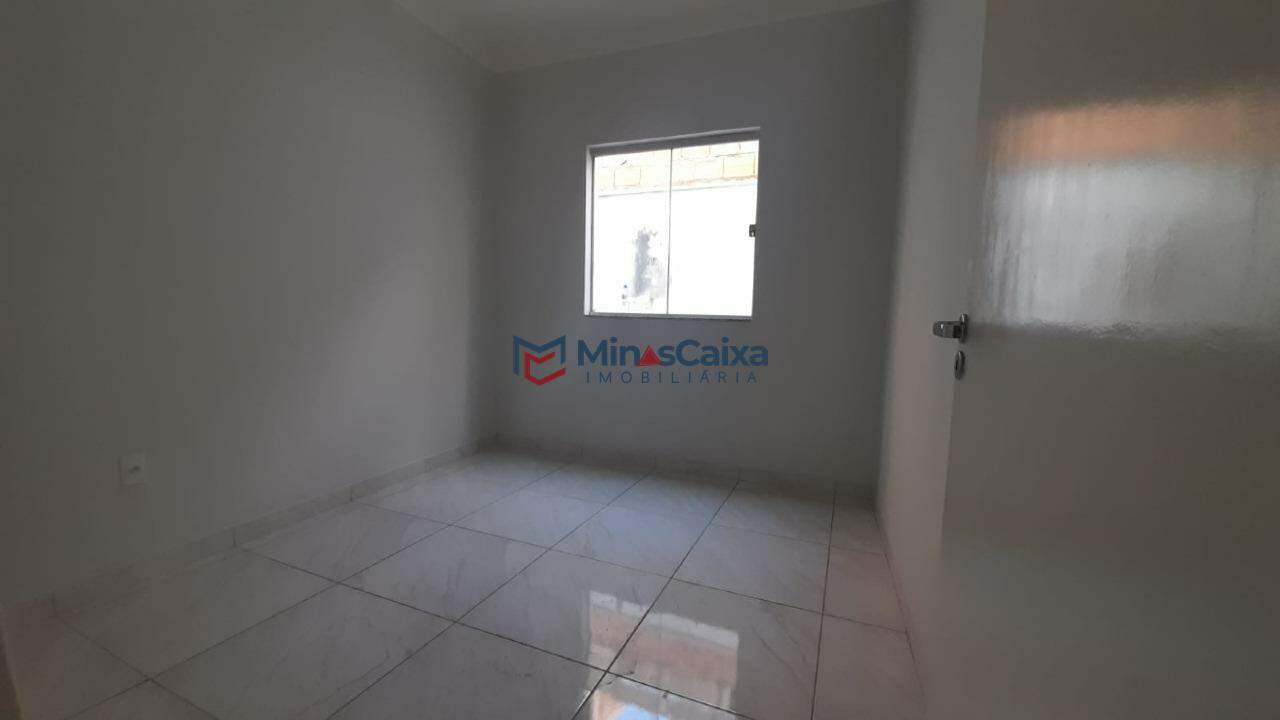 Casa à venda com 3 quartos, 143m² - Foto 3