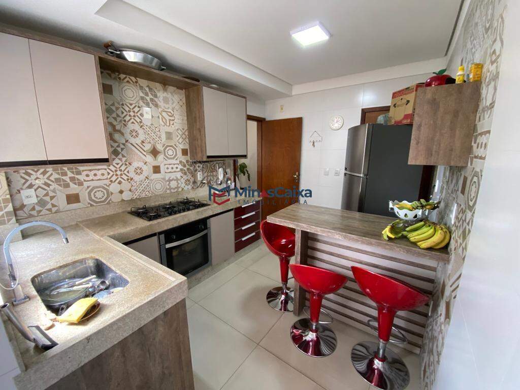 Apartamento à venda com 3 quartos, 104m² - Foto 1