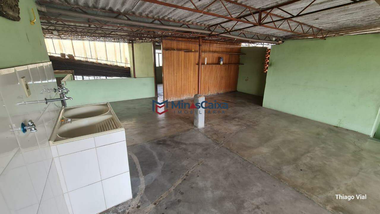 Casa à venda com 4 quartos, 205m² - Foto 16