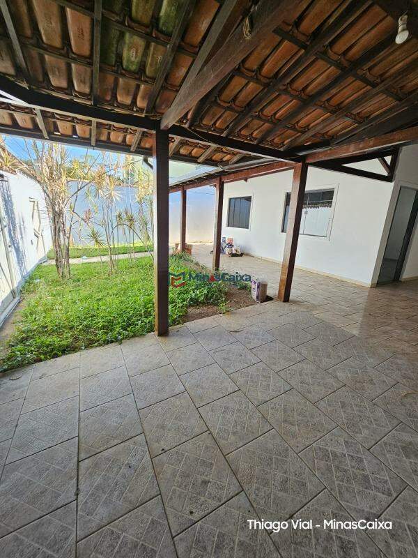 Casa à venda com 3 quartos, 240m² - Foto 14