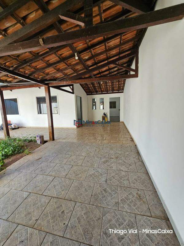 Casa à venda com 3 quartos, 240m² - Foto 25