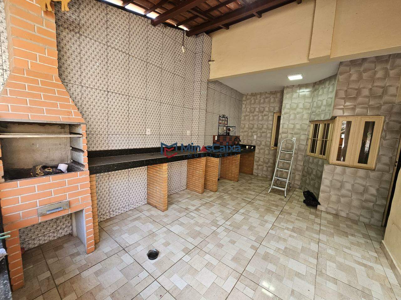 Casa à venda com 4 quartos, 200m² - Foto 18