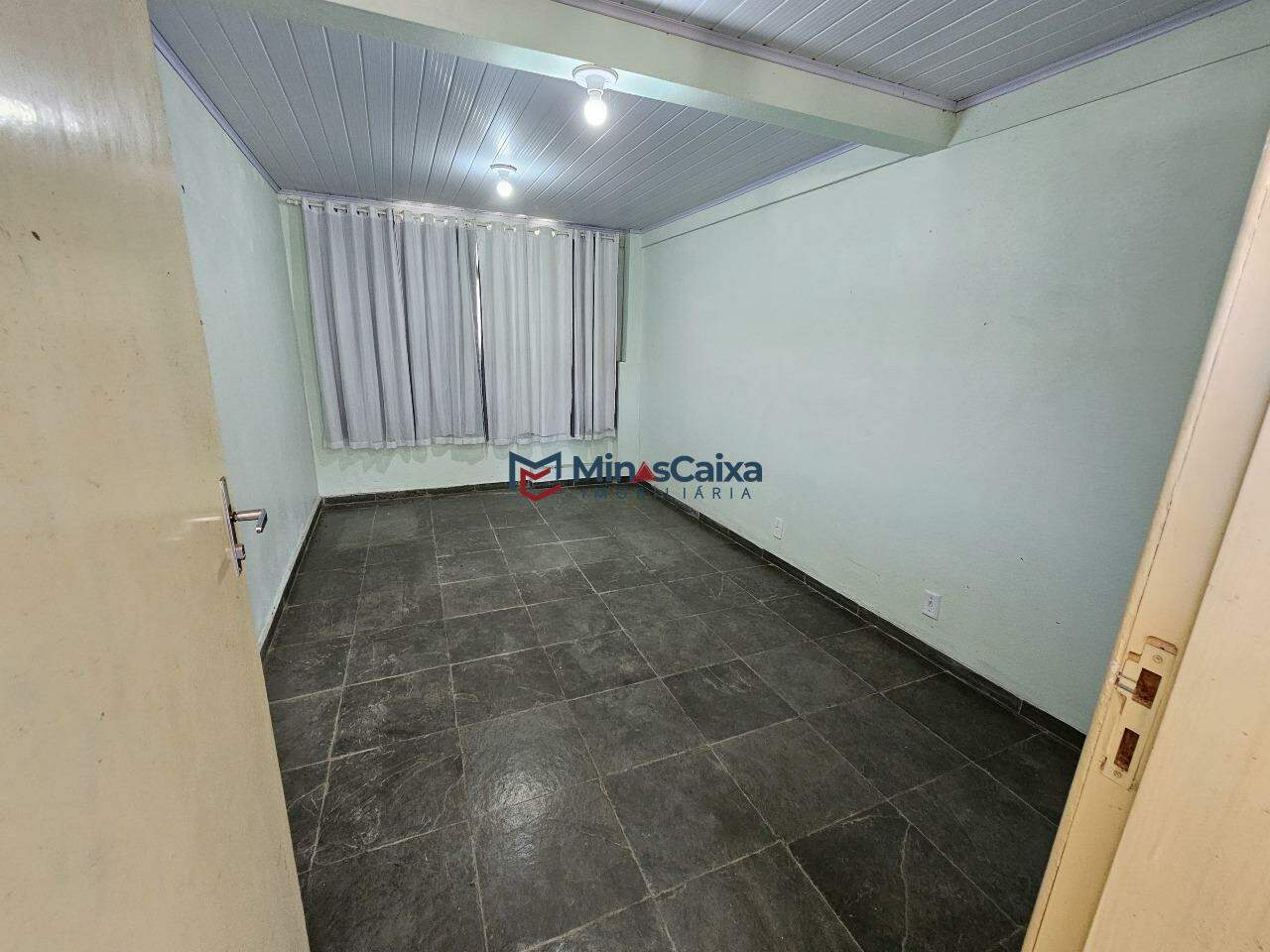 Casa à venda com 4 quartos, 200m² - Foto 24