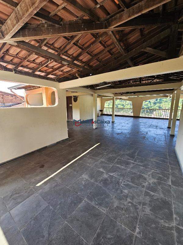 Casa à venda com 4 quartos, 200m² - Foto 22