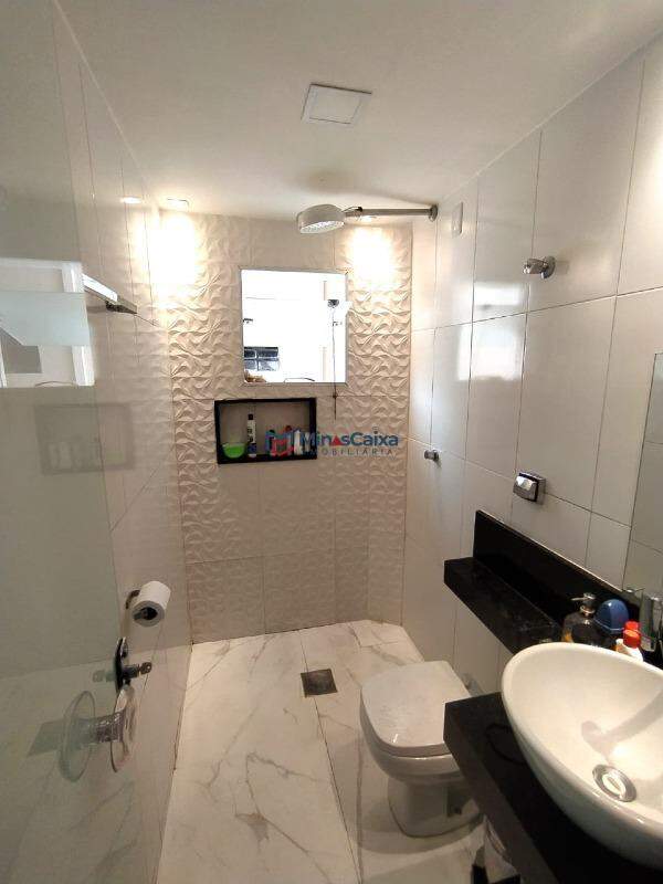 Apartamento à venda com 2 quartos, 70m² - Foto 1