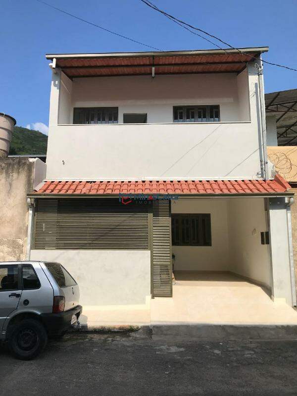 Casa à venda com 3 quartos, 120m² - Foto 1