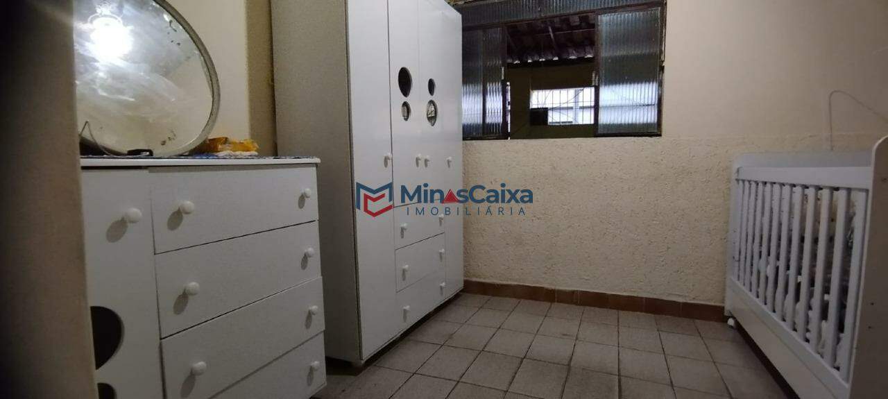 Casa à venda com 5 quartos, 136m² - Foto 7