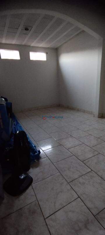 Casa à venda com 5 quartos, 136m² - Foto 15