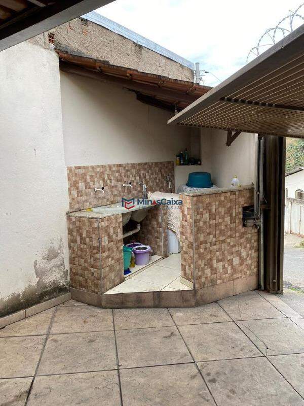 Casa à venda com 7 quartos, 300m² - Foto 13