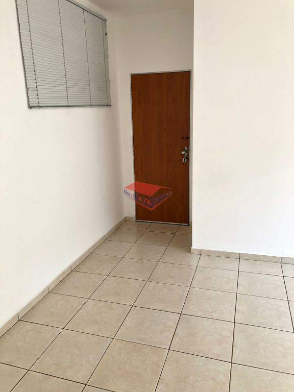 Apartamento à venda com 3 quartos, 70m² - Foto 3